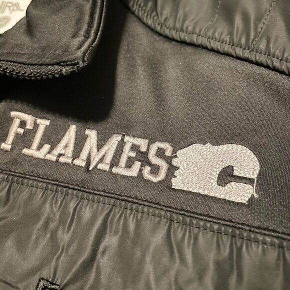 Viral NHL Calgary Flames Boys XL Fleece Lined Jacket Hockey - Picture 3 of 16